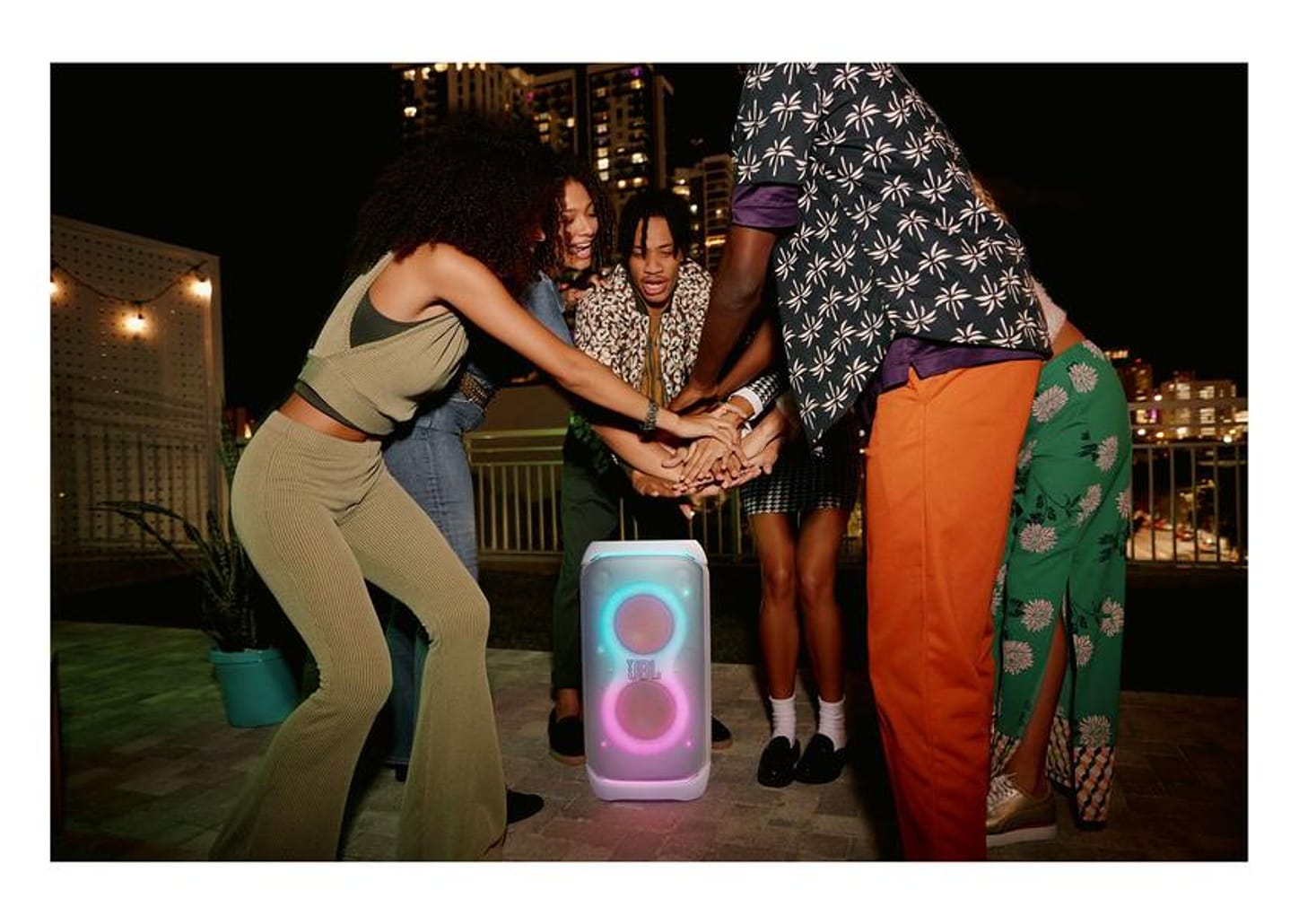 Caixa de Som Amplificada Bluetooth JBL Party Box Stage 320 240W USB