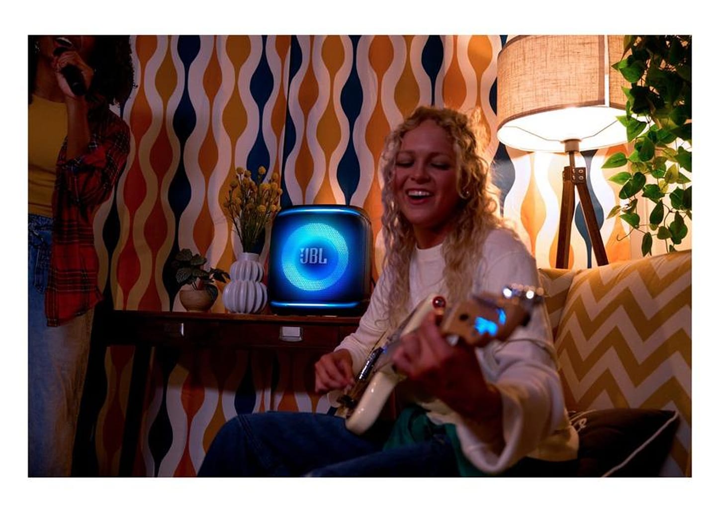 Caixa de Som JBL PartyBox Encore 2 Bluetooth Amplificada Portátil 100W RMS USB-C