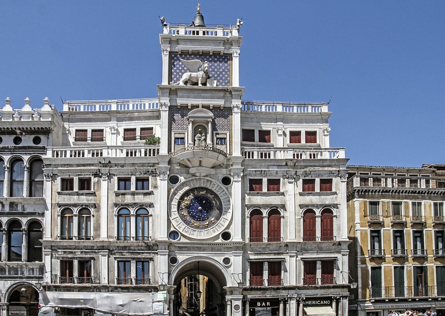 Passeio pela torre do relógio em Veneza