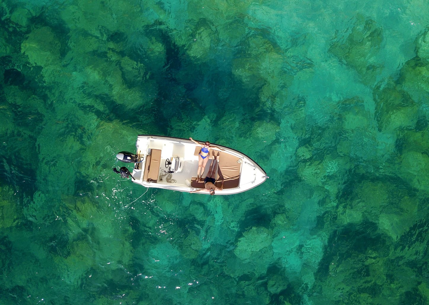 Passeio de barco - casal