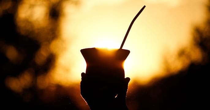 NOITE DE CHURRASCO DE CHÃO E CHIMARRÃO