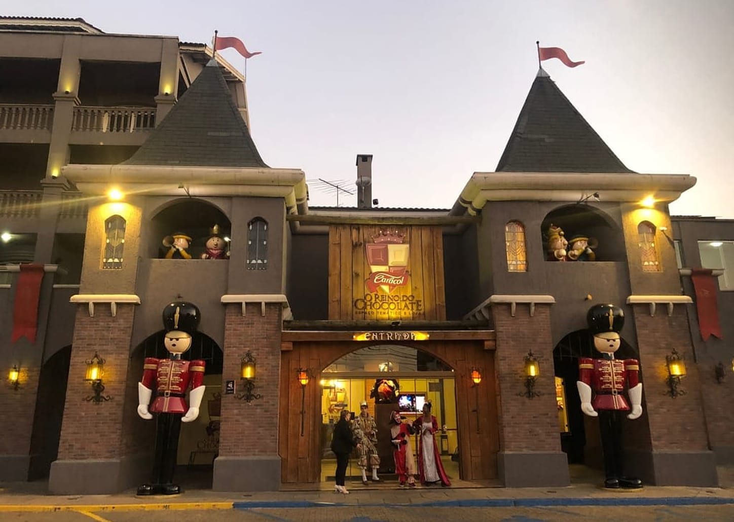Entrada no Reino do Chocolate - casal