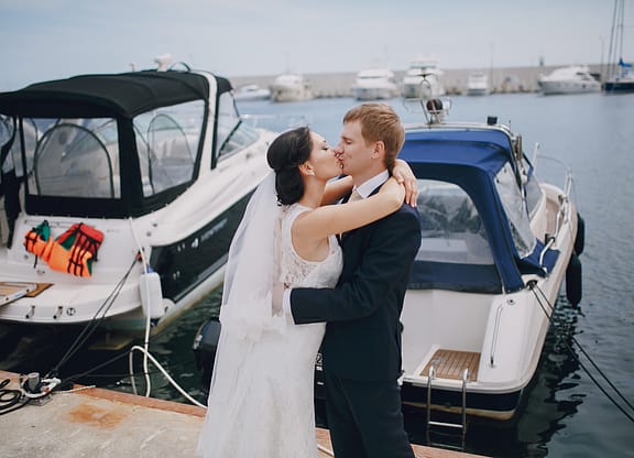 Viagem de barco para o casal ir de Veneza para Pula 